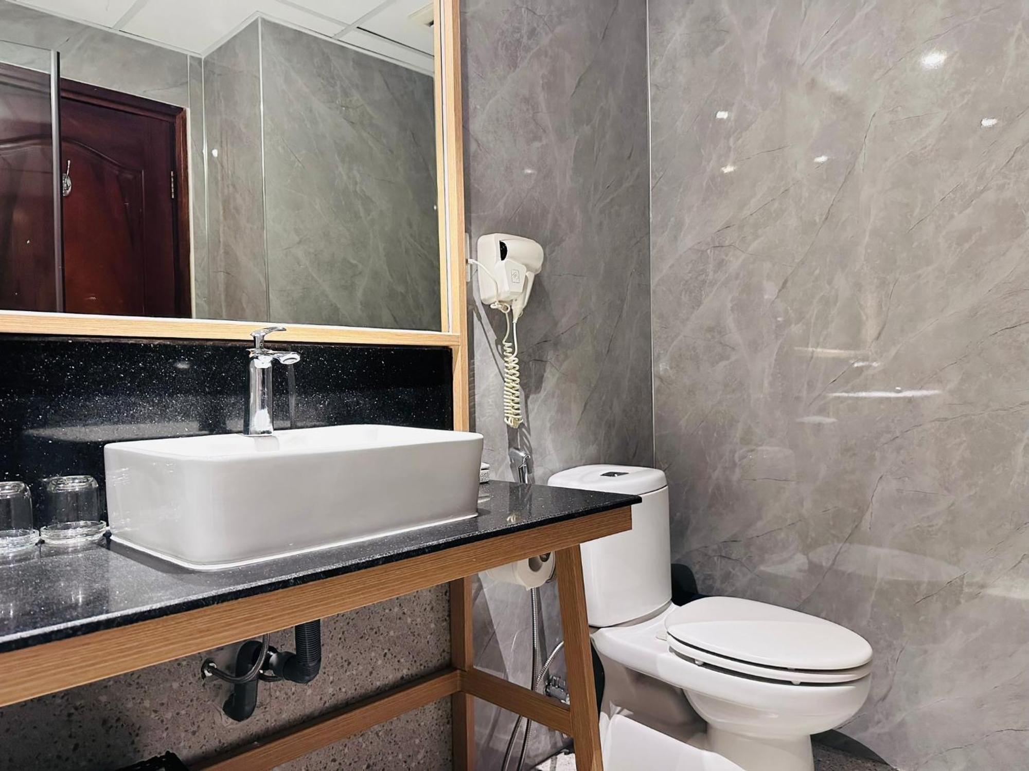 Sky Gem Hotel - Ben Thanh Ho Şi Min Dış mekan fotoğraf