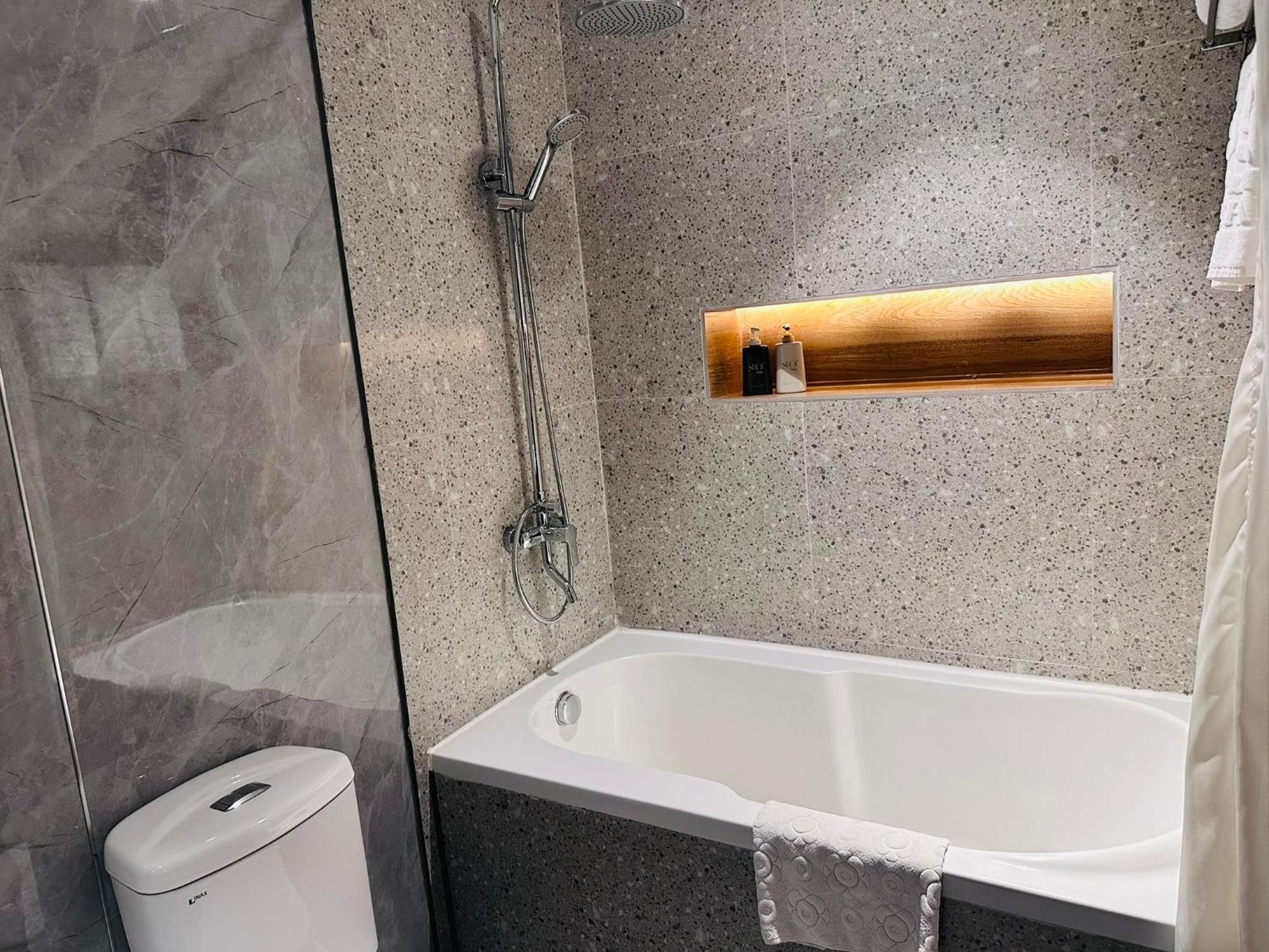 Sky Gem Hotel - Ben Thanh Ho Şi Min Dış mekan fotoğraf